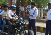 यातायात विभाग ने छेड़ा मुंह पर कपड़ा बांधकर घूमने वाले युवाओं के खिलाफ अभियान