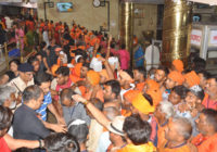 कांवडिय़ों का महाकाल में 4 घंटे हंगामा कांवडिय़ों का महाकाल में 4 घंटे हंगामा