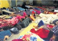 सांदीपनि हॉस्टल के एक कमरे में 75 छात्रों को ठहराया, रात में सांप निकला, हंगामा