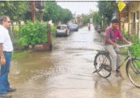 एक्सपर्ट के सुझाव- प्राकृतिक ड्रेनेज को पहचाने निगम, ढलान सुधारे तो सड़कों पर नहीं भरेगा पानी एक्सपर्ट के सुझाव- प्राकृतिक ड्रेनेज को पहचाने निगम, ढलान सुधारे तो सड़कों पर नहीं भरेगा पानी