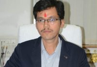 कलेक्टर ने दिखाए तेवर, जिले के इन अधिकारियों पर गिरेगी गाज कलेक्टर ने दिखाए तेवर, जिले के इन अधिकारियों पर गिरेगी गाज