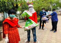 घर की दहलीज पर सम्मान से दिया राशन, कर्मवीरों को सलाम…