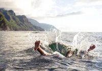 शिप्रा में डूबा किशोर:दोस्तों के साथ नदी में नहाने गया था, तैरने भी नहीं आता था