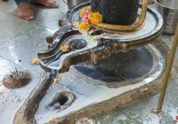 शिव मंदिर में मटकी से दूध टपकने की घटना:मंदिर में भक्तों की भारी भीड़ लगी