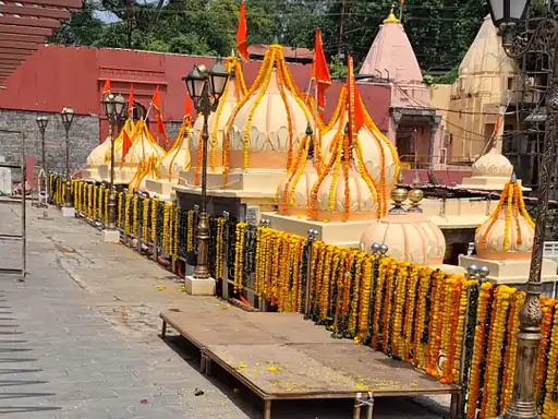 राष्ट्रपति के आगमन पर महाकाल मंदिर में खास तैयारी शुरू: नंदीहाल और गर्भगृह में राजसी साज-सज्जा, प्रोटोकॉल व टिकट व्यवस्था बंद; 1800 से अधिक जवान रहेंगे तैनात