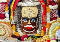 भस्म आरती: मस्तक पर भांग, चंदन, रजत त्रिशूल, ॐ, बिल्वपत्र और रुद्राक्ष की माला अर्पित कर बाबा महाकाल का दिव्य श्रृंगार किया गया!