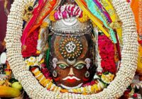 भस्म आरती: बाबा महाकाल का रजत मुकुट और मुण्ड माला में भव्य श्रृंगार, भक्तों ने लिया आशीर्वाद