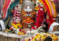 भस्म आरती: वीरभद्र जी के कान में स्वस्ति वाचन के बाद खोले गए चांदी के पट, भस्म आरती के साथ बाबा महाकाल ने दिया भक्तों को साक्षात दर्शन