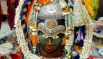वीरभद्र जी के स्वस्ति वाचन के साथ खुले महाकाल के पट, गूंजा ‘जय श्री महाकाल’: भस्म आरती में हुआ बाबा महाकाल का दिव्य श्रृंगार, रजत मुकुट और मुण्ड माला धारण किए भगवान!