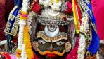 भस्म आरती: वीरभद्र जी के स्वस्ति वाचन के बाद खोले गए महाकालेश्वर मंदिर के पट, पंचामृत अभिषेक और रजत मुकुट से सुसज्जित हुए बाबा महाकाल