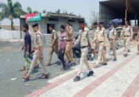 अब नहीं चलेगी मनमानी! उज्जैन में शराब दुकानों पर पुलिस का कहर: लापरवाही, भीड़ और बेतरतीबी पर टूटा डंडा, नोटिस थमाए; 24 घंटे CCTV से निगरानी शुरू!