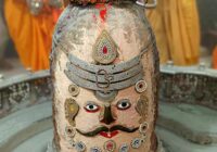 भस्म आरती: राजा स्वरूप में सजे बाबा महाकाल, भस्म अर्पण के साथ साकार रूप में प्रकट हुए बाबा महाकाल; भक्तों ने किए दर्शन और पूजन!