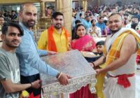 श्री महाकालेश्वर मंदिर में भक्तों की अद्भुत आस्था: चांदी का मुकुट, नाग कुंडल और रजत अभिषेक पात्र भेंट किए गए