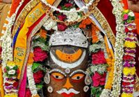 भस्म आरती: स्वस्ति वाचन और घंटी की ध्वनि के बीच खुला महाकाल का दरबार, बाबा महाकाल का रजत मुकुट और पुष्पों से विशेष श्रृंगार!