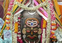 सुबह 4 बजे स्वस्ति वाचन के साथ खोले गए महाकालेश्वर मंदिर के पट, शेषनाग मुकुट और रजत मुण्ड माला से सजे बाबा महाकाल; भक्तों का उमड़ा सैलाब!