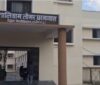 विक्रम यूनिवर्सिटी छात्रावास में इंजीनियरिंग छात्र के साथ रात 1 बजे मारपीट: मां पहुंची उज्जैन, बेटे को साथ लेकर लौटी; पीड़ित छात्र डरा-सहमा!