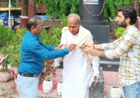 मीसाबंदी, मैकेनिकल इंजीनियर और विनोबा भावे के साथी को इंदौर प्रशासन ने समझा भिक्षुक, उज्जैन के सेवाधाम आश्रम में एक माह बिताने के बाद सम्मान सहित परिजनों के पास लौटे 72 वर्षीय देवव्रत चौधरी!