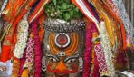 महाकालेश्वर मंदिर में आज सुबह भस्म आरती के साथ हुआ दिव्य श्रृंगार, जयकारों से गूंज उठा परिसर!