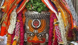 महाकालेश्वर मंदिर में आज सुबह भस्म आरती के साथ हुआ दिव्य श्रृंगार, जयकारों से गूंज उठा परिसर!
