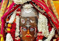 अलसुबह महाकालेश्वर मंदिर में हुई दिव्य आरती और भस्म पूजन, श्रद्धा से सराबोर उज्जैन; रजत आभूषणों से हुआ बाबा महाकाल का श्रृंगार!