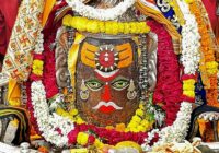 सुबह 4 बजे वीरभद्र की अनुमति से खुले महाकाल के पट, हुआ भस्म अर्पण; महाकाल ने धारण किया रजत शेषनाग मुकुट, मुण्ड माला और पुष्पों की माला!