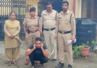 उज्जैन में रंगदारी कांड: बस ऑपरेटर से पैसे मांगने वाले आरोपियों में से एक गिरफ्तार, दूसरा अब भी फरार