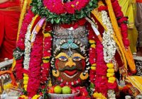 महाकाल के दरबार में गूंजे जयकारे! भस्म चढ़ते ही बाबा ने दिए साकार रूप में दर्शन, “जय श्री महाकाल” के जयकारों से गूंजा परिसर!