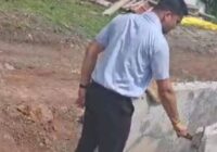 उज्जैन नगर निगम कमिश्नर अभिलाष मिश्रा का औचक निरीक्षण: खुद हथौड़ा उठाकर परखी फोरलेन रोड की गुणवत्ता, कहा – “हर काम की होगी टेस्टिंग”!