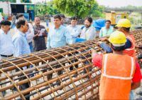 उज्जैन में 477 करोड़ की लागत से बन रहे 19 नए पुल और आरओबी: कलेक्टर रौशन सिंह ने विकास कार्यों का निरीक्षण कर गुणवत्ता सुनिश्चित की,अधिकारियों को दिए सुधार और तेजी के निर्देश! उज्जैन में 477 करोड़ की लागत से बन रहे 19 नए पुल और आरओबी: कलेक्टर रौशन सिंह ने विकास कार्यों का निरीक्षण कर गुणवत्ता सुनिश्चित की,अधिकारियों को दिए सुधार और तेजी के निर्देश!