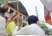 दरभंगा विवाद की गूंज MP में: उज्जैन में बीजेपी-कांग्रेस आमने-सामने, बैरिकेड्स के दोनों ओर भिड़े कार्यकर्ता; नारेबाजी से माहौल गरमाया!