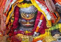 महाकाल मंदिर में तड़के हुए विशेष पूजन, पंचामृत अभिषेक और भस्म आरती के बाद दर्शन हुए शुरू; रजत मुकुट और पुष्पमालाओं से हुआ भगवान का अलंकरण!