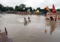 उज्जैन में झमाझम बरसात से नदी-नाले उफान पर, जिले में अब तक 726.5 मिमी वर्षा दर्ज; प्रशासन ने नदी-नालों से दूर रहने की चेतावनी दी!