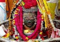 उज्जैन महाकाल मंदिर में हुआ दिव्य श्रृंगार, श्रद्धालुओं ने किए भस्मारती के दर्शन; शेषनाग मुकुट और पुष्पमालाओं से सजे भगवान!