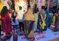 उज्जैन: गुदरी गणराज पंडाल में लगे आतंकियों के पोस्टर, भक्तों को पैरों तले रौंदकर करना पड़ा प्रवेश; पोस्टर पर लिखा- “तुमने धर्म पूछकर मारा था, हम पैरों में रौंदने से पहले कौम नहीं पूछेंगे”