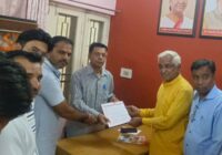 मध्यप्रदेश में रावण दहन पर विवाद: युवा ब्राह्मण समाज ने मुख्यमंत्री कार्यालय पहुंचकर सौंपा ज्ञापन, प्रधानमंत्री और संघ प्रमुख को भी भेजा पत्र; कहा – – “विद्वान का नहीं, असली अपराधियों का दहन हो”! मध्यप्रदेश में रावण दहन पर विवाद: युवा ब्राह्मण समाज ने मुख्यमंत्री कार्यालय पहुंचकर सौंपा ज्ञापन, प्रधानमंत्री और संघ प्रमुख को भी भेजा पत्र; कहा – – “विद्वान का नहीं, असली अपराधियों का दहन हो”!