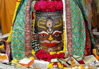 स्वस्ति वाचन के साथ खुले महाकाल मंदिर के पट, श्रद्धालुओं ने किए शृंगारित भगवान महाकाल के साक्षात दर्शन; रजत चंद्र, त्रिशूल और मुण्ड माला से सजे बाबा महाकाल!