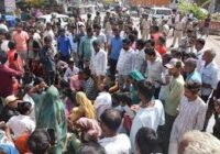 उज्जैन में युवक ने इंस्टाग्राम विवाद के बाद फांसी लगाई, परिजनों ने चक्काजाम कर पुलिस पर मारपीट और रुपए मांगने के लगाए आरोप; पुलिस का दावा: प्रेम प्रसंग से जुड़ा मामला