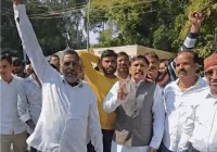 उज्जैन लैंड पूलिंग विवाद फिर भड़का: किसान संघ ने सरकार पर वादाखिलाफी का आरोप लगाया, नया गजट नोटिफिकेशन वार्ता से उलट बताया उज्जैन लैंड पूलिंग विवाद फिर भड़का: किसान संघ ने सरकार पर वादाखिलाफी का आरोप लगाया, नया गजट नोटिफिकेशन वार्ता से उलट बताया