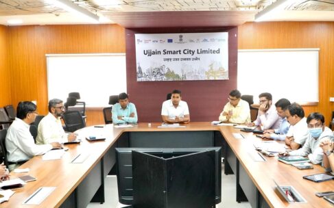 सिंहस्थ 2028 को लेकर बड़ी बैठक — संभागायुक्त आशीष सिंह बोले: “गुणवत्ता और सुरक्षा पर कोई समझौता नहीं होगा”; शिप्रा और कान्ह नदी पर ₹778 करोड़ से बनेंगे आधुनिक घाट, श्रद्धालुओं को मिलेगी नई सुविधाएं!