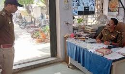 उज्जैन SP का तड़के औचक एक्शन: नीलगंगा थाने में हड़कंप, ड्यूटी से गायब मिले 14 पुलिसकर्मी—एक दिन का वेतन काटने के आदेश