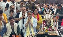 महाकाल दरबार पहुंचे सुनील शेट्टी, परिवार के साथ शांत माहौल में किए दर्शन; Border-2 की सफलता के लिए मांगा आशीर्वाद महाकाल दरबार पहुंचे सुनील शेट्टी, परिवार के साथ शांत माहौल में किए दर्शन; Border-2 की सफलता के लिए मांगा आशीर्वाद
