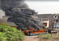 तराना में दो दिन हिंसा और तनाव के बाद हालात सामान्य: आगजनी, पथराव और तोड़फोड़ में बसें-कारें जलीं, 19 गिरफ्तार; पुलिस तैनाती जारी तराना में दो दिन हिंसा और तनाव के बाद हालात सामान्य: आगजनी, पथराव और तोड़फोड़ में बसें-कारें जलीं, 19 गिरफ्तार; पुलिस तैनाती जारी