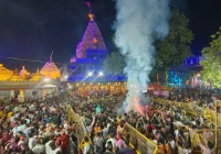 होलिका दहन से पहले रंगों में डूबा उज्जैन, मंदिरों में शुरू हुआ फाग महोत्सव; बाहर से भी पहुंचे श्रद्धालु