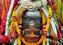 महाकाल में तड़के भस्म आरती: स्वस्ति वाचन के बाद खुले चांदी के पट, पंचामृत अभिषेक के बाद राजा स्वरूप में सजे बाबा; शेषनाग रजत मुकुट, त्रिशूल-त्रिपुण्ड से हुआ दिव्य श्रृंगार