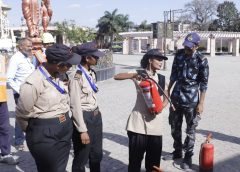 महाकाल लोक में फायर सेफ्टी ट्रेनिंग: सुरक्षाकर्मियों को सिखाए आग से बचाव के तरीके, एक्सटिंग्विशर चलाने की दी ट्रेनिंग