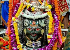 महाकाल मंदिर में तड़के हुई भस्म आरती, वीरभद्र जी को स्वस्ति वाचन के बाद खुले गर्भगृह के पट; शेषनाग मुकुट में सजे बाबा महाकाल!