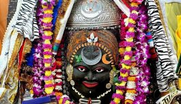 तड़के सजा महाकाल दरबार: भस्म आरती में उमड़े श्रद्धालु, गूंजी जयकार