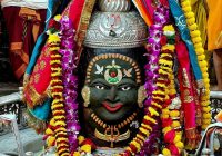 महाकाल की दिव्य भस्म आरती: चांदी के पट खुलते ही गूंजे जयकारे, शेषनाग मुकुट और मुण्डमाला से हुआ श्रृंगार महाकाल की दिव्य भस्म आरती: चांदी के पट खुलते ही गूंजे जयकारे, शेषनाग मुकुट और मुण्डमाला से हुआ श्रृंगार