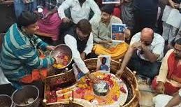 भारत-इंग्लैंड सेमीफाइनल से पहले उज्जैन में प्रार्थना: शिवलिंग के सामने रखी खिलाड़ियों की तस्वीरें, क्रिकेट फैंस ने मांगा आशीर्वाद