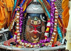 वीरभद्र के कान में स्वस्ति वाचन के साथ शुरू हुई भस्म आरती: पंचामृत अभिषेक और भस्म अर्पण से साकार हुए महाकाल, बड़ी संख्या में पहुंचे श्रद्धालु!